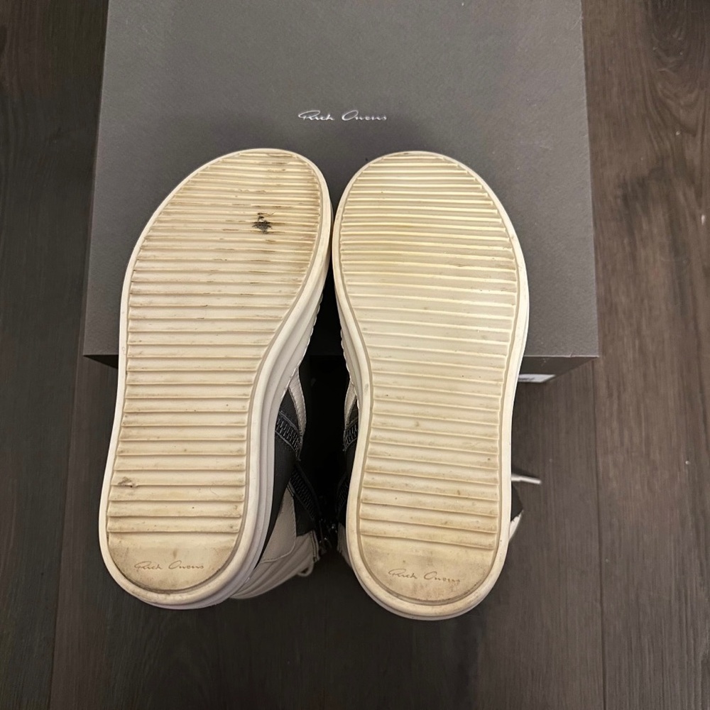 Rick Owens Gray and White Geobasket High-Top Sneakers Kids - Picture 7 of 9